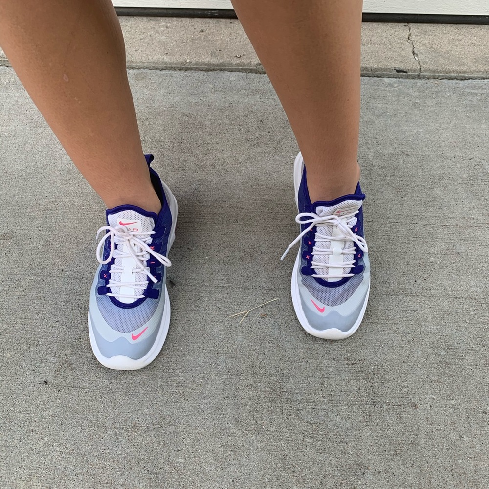 Nike air maxes
